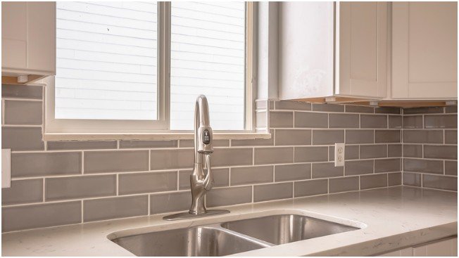 Farmhouse Sink Placement Tips That Prevent Expensive Mistakes