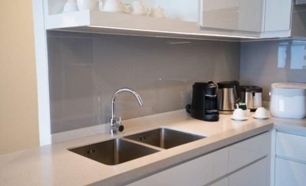 Signs Your Countertop Needs Maintenance